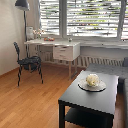 شقة Studio Flat In The Heart Of Zug, Ideal For Solo Travellers المظهر الخارجي الصورة